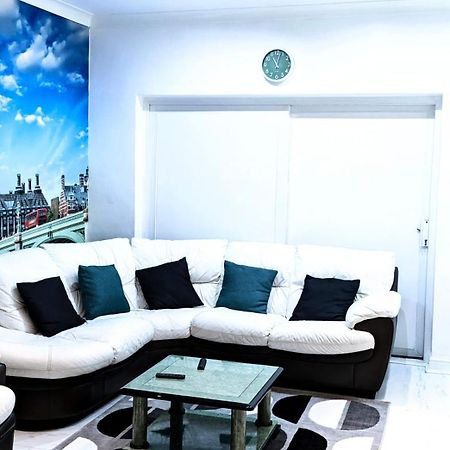 Optimal Homes Harold Wood 외부 사진